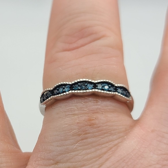 Jewelry - Blue diamond and sterling silver band